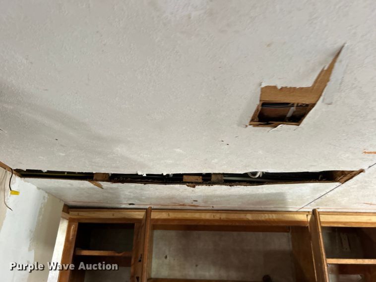 image for item NB9339 2006 Pilgrim International  travel trailer