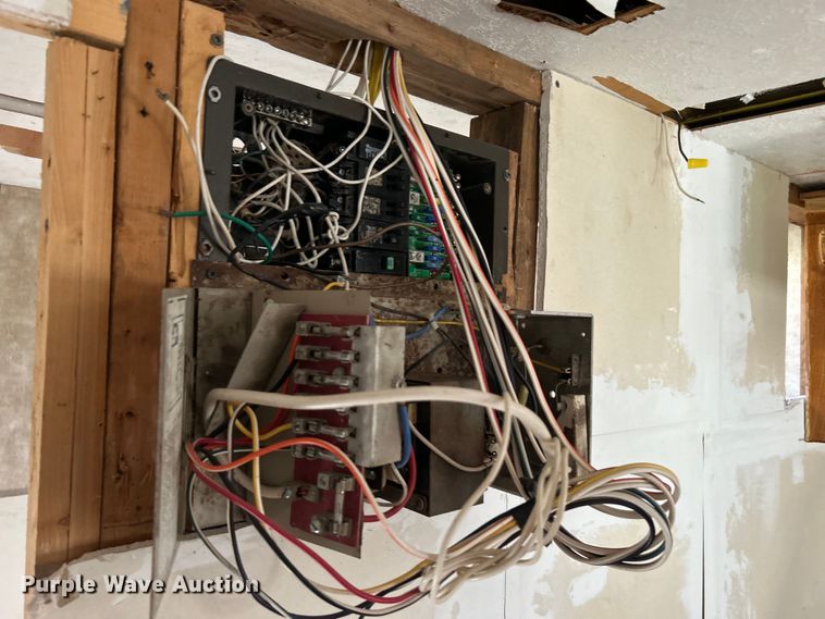 image for item NB9339 2006 Pilgrim International  travel trailer