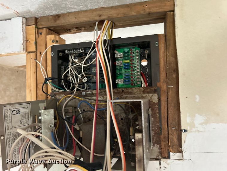 image for item NB9339 2006 Pilgrim International  travel trailer