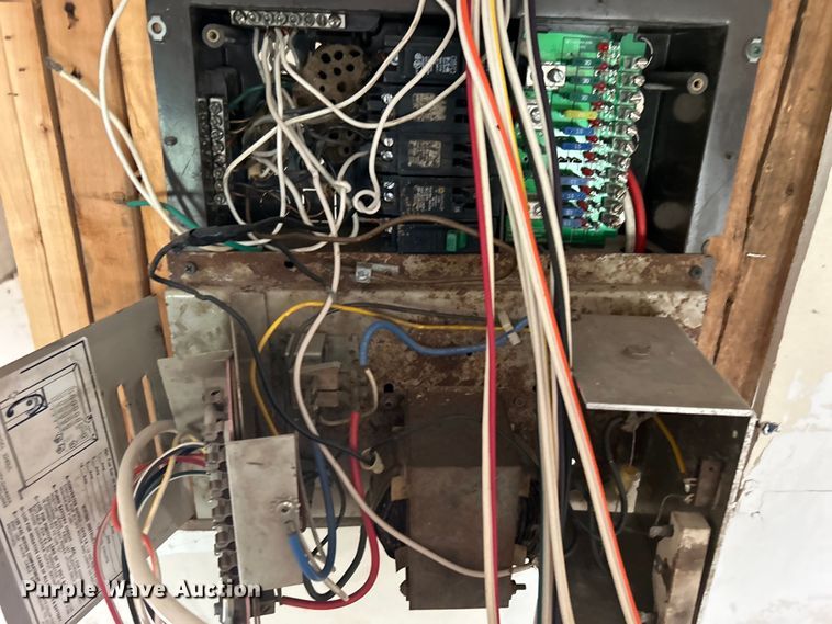 image for item NB9339 2006 Pilgrim International  travel trailer