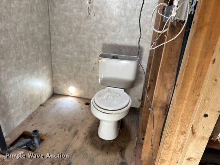 image for item NB9339 2006 Pilgrim International  travel trailer