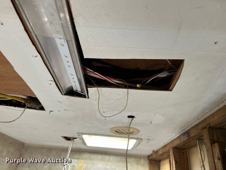 image for item NB9339 2006 Pilgrim International  travel trailer