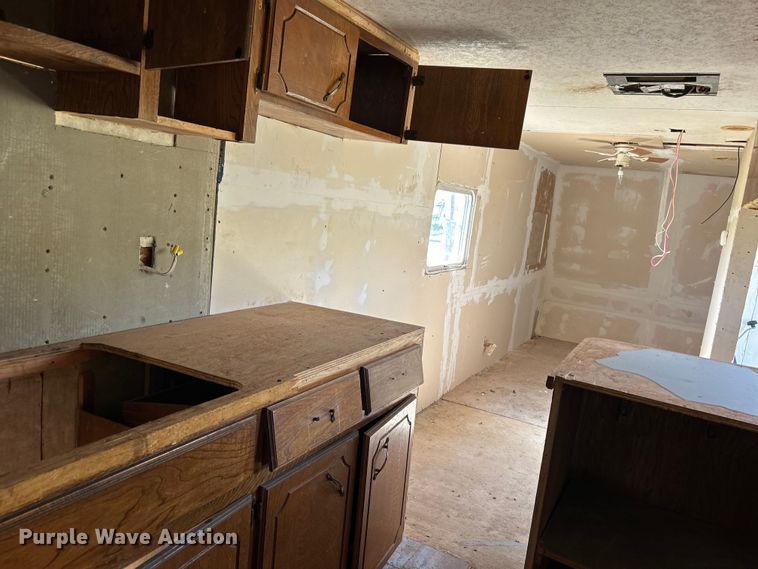 image for item NB9339 2006 Pilgrim International  travel trailer