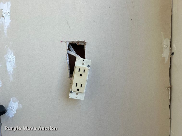 image for item NB9339 2006 Pilgrim International  travel trailer