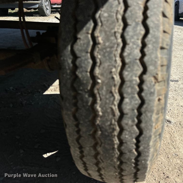 image for item NB9339 2006 Pilgrim International  travel trailer