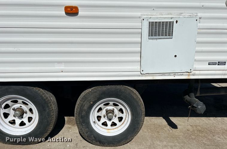 image for item NB9339 2006 Pilgrim International  travel trailer