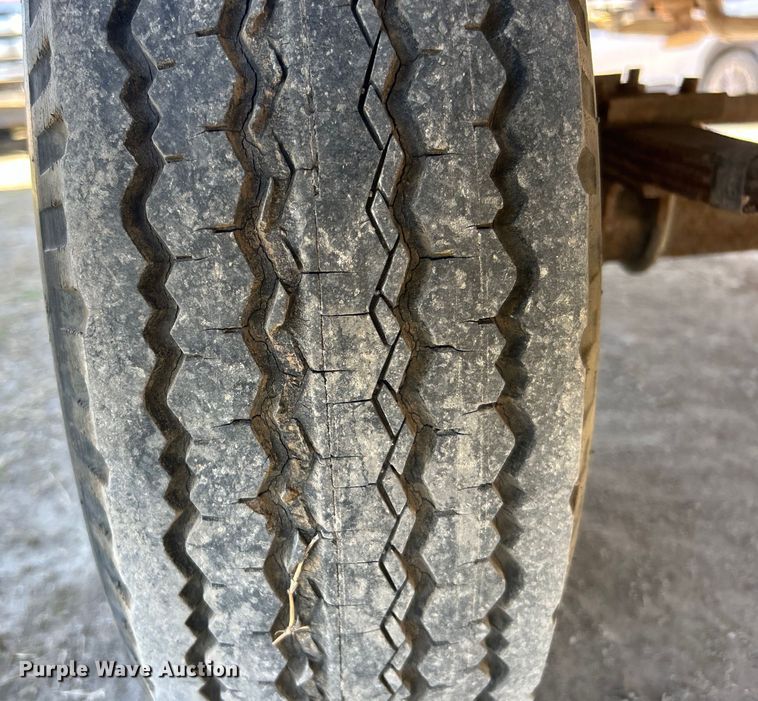 image for item NB9339 2006 Pilgrim International  travel trailer