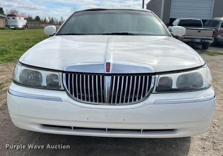 image for item NB9360 2001 Lincoln Krystal  limousine