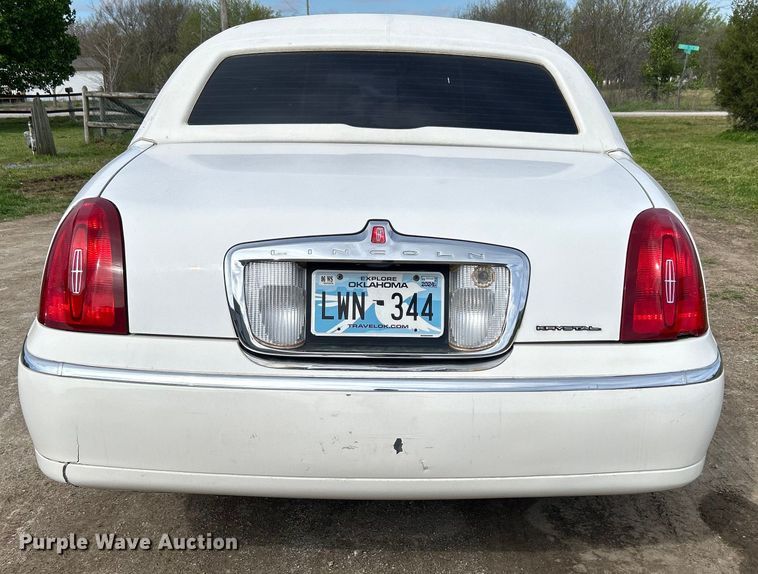 image for item NB9360 2001 Lincoln Krystal  limousine