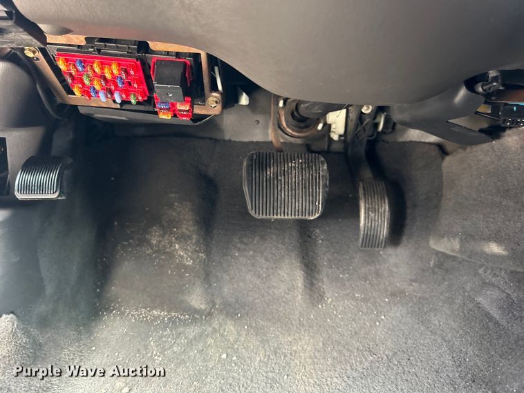 image for item NB9360 2001 Lincoln Krystal  limousine