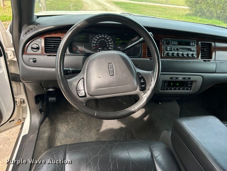 image for item NB9360 2001 Lincoln Krystal  limousine