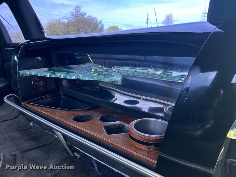 image for item NB9360 2001 Lincoln Krystal  limousine