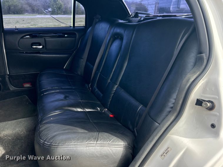 image for item NB9360 2001 Lincoln Krystal  limousine