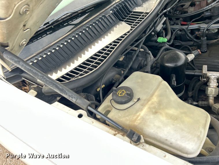 image for item NB9360 2001 Lincoln Krystal  limousine