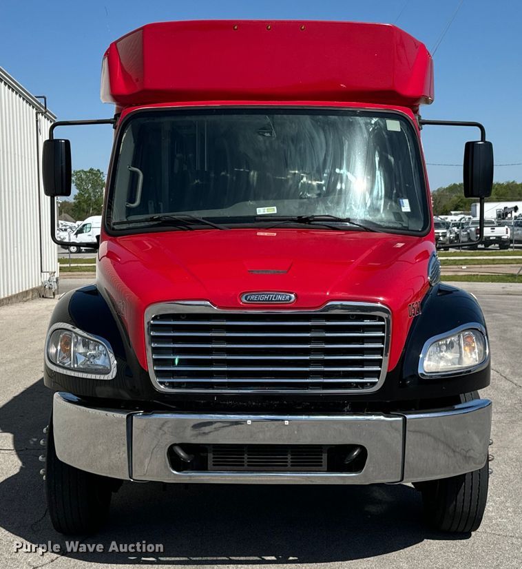 image for item ND9226 2015 Freightliner Business Class M2 shuttle bus