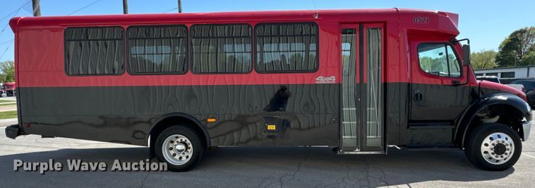 image for item ND9226 2015 Freightliner Business Class M2 shuttle bus