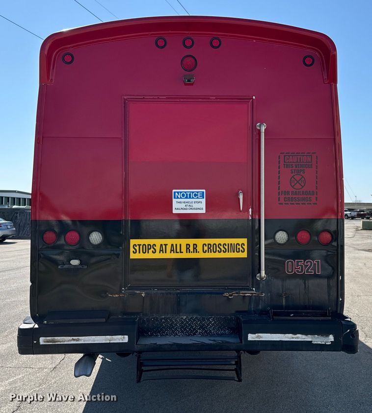 image for item ND9226 2015 Freightliner Business Class M2 shuttle bus