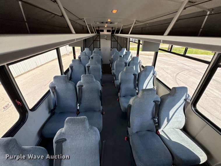image for item ND9226 2015 Freightliner Business Class M2 shuttle bus