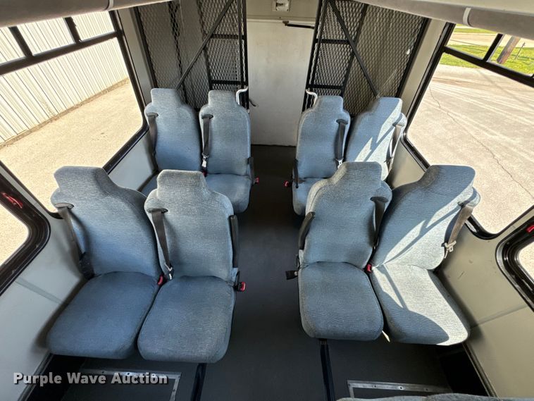 image for item ND9226 2015 Freightliner Business Class M2 shuttle bus