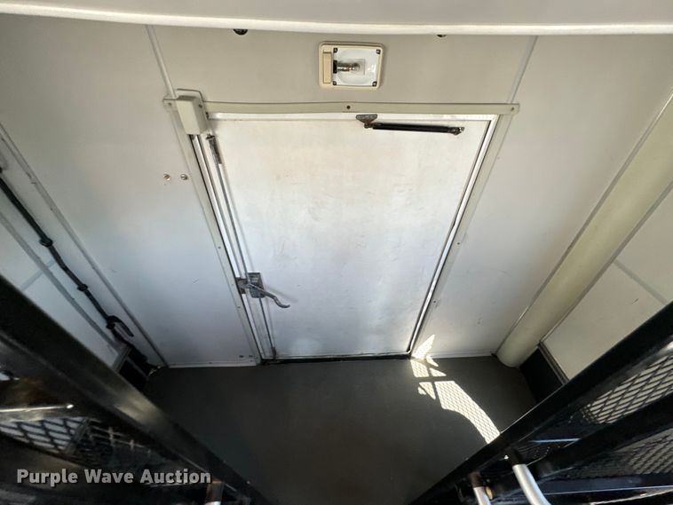 image for item ND9226 2015 Freightliner Business Class M2 shuttle bus