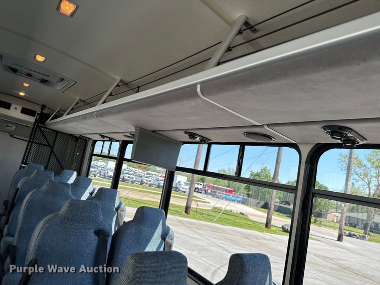 image for item ND9226 2015 Freightliner Business Class M2 shuttle bus