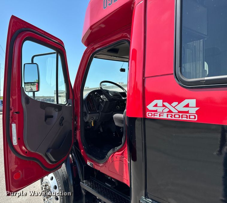 image for item ND9226 2015 Freightliner Business Class M2 shuttle bus