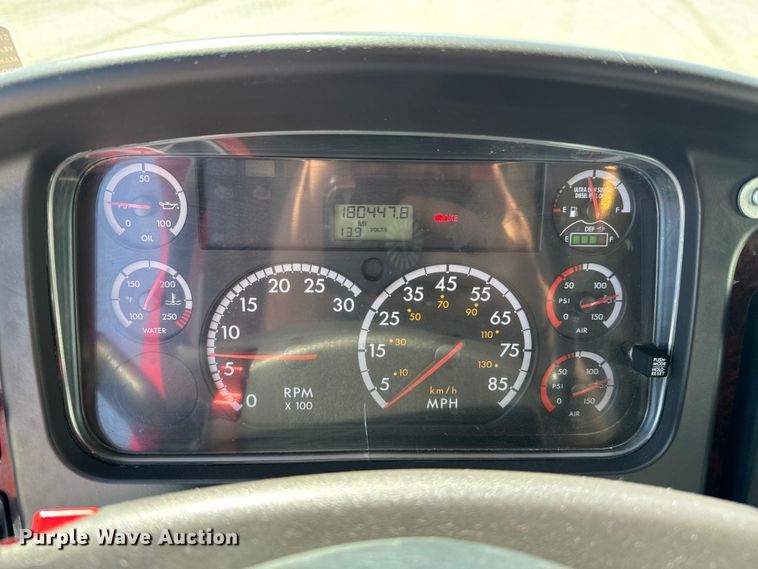 image for item ND9226 2015 Freightliner Business Class M2 shuttle bus