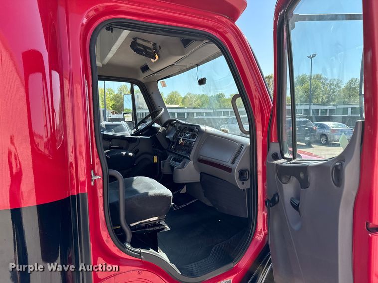 image for item ND9226 2015 Freightliner Business Class M2 shuttle bus