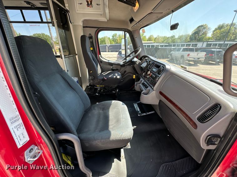 image for item ND9226 2015 Freightliner Business Class M2 shuttle bus