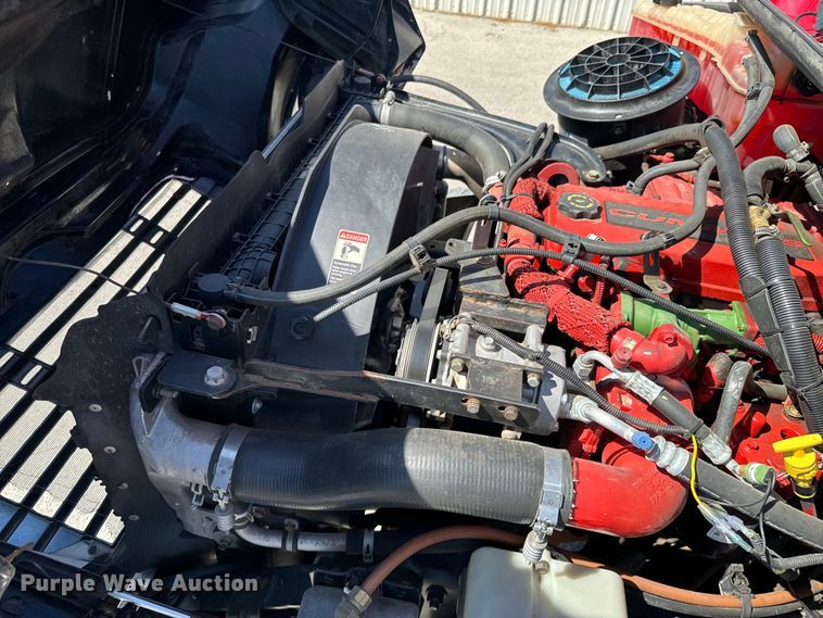 image for item ND9226 2015 Freightliner Business Class M2 shuttle bus