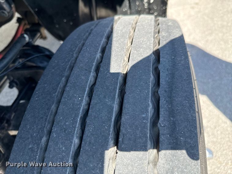 image for item ND9226 2015 Freightliner Business Class M2 shuttle bus