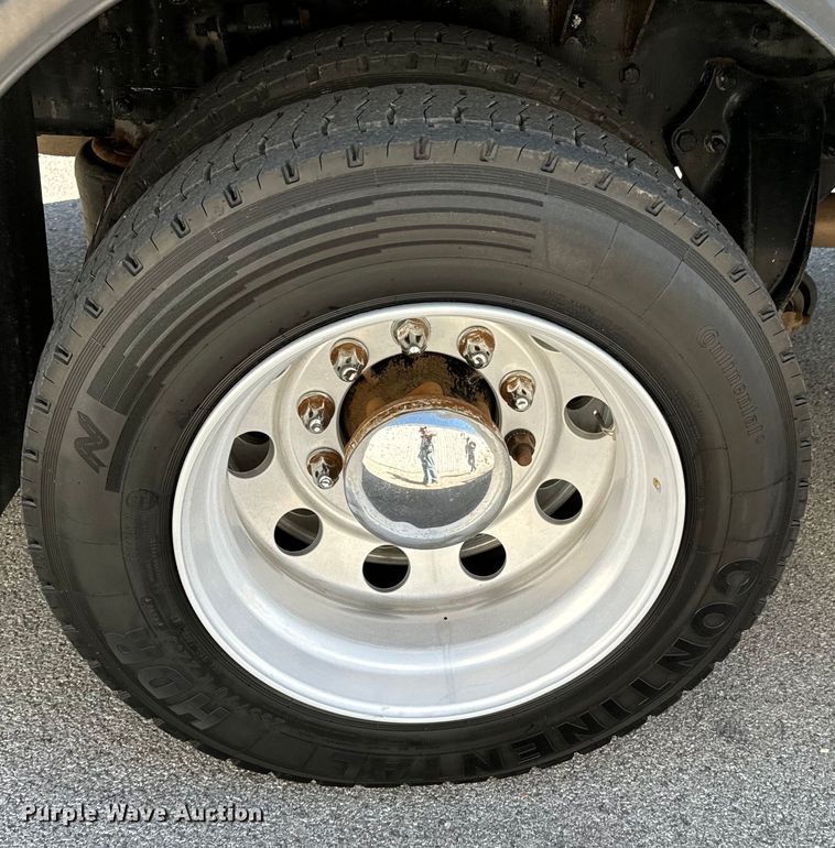 image for item ND9226 2015 Freightliner Business Class M2 shuttle bus