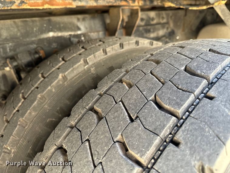 image for item ND9226 2015 Freightliner Business Class M2 shuttle bus