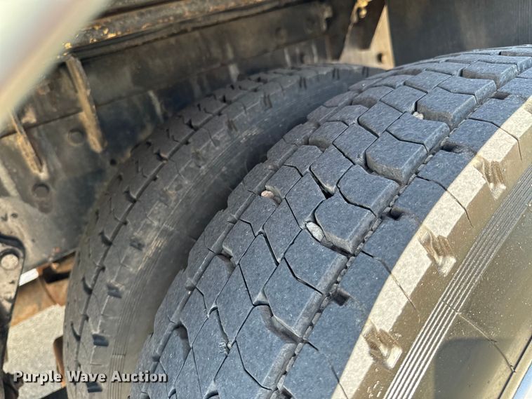 image for item ND9226 2015 Freightliner Business Class M2 shuttle bus