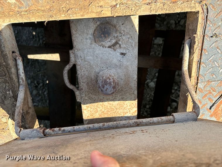 image for item ND9251 Flatbed