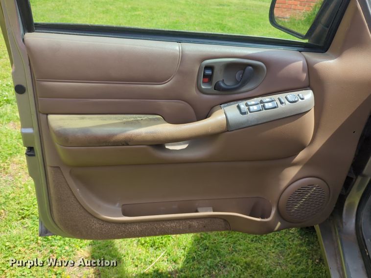 image for item NG9493 1999 GMC Jimmy SUV