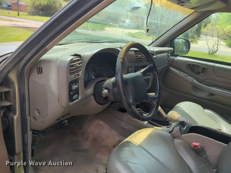 image for item NG9493 1999 GMC Jimmy SUV