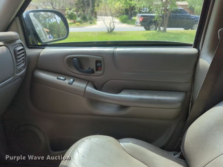 image for item NG9493 1999 GMC Jimmy SUV