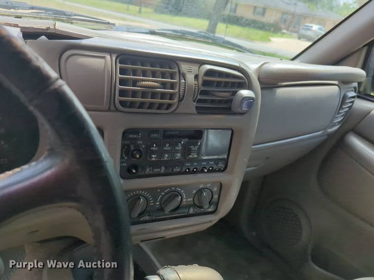 image for item NG9493 1999 GMC Jimmy SUV