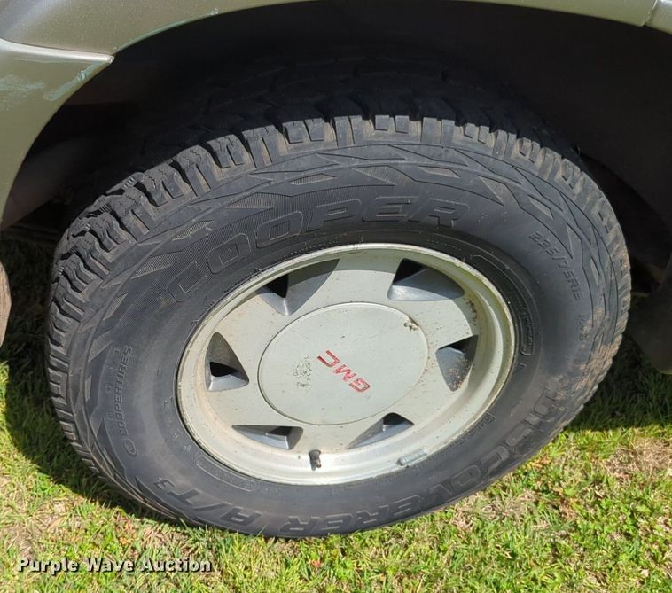 image for item NG9493 1999 GMC Jimmy SUV