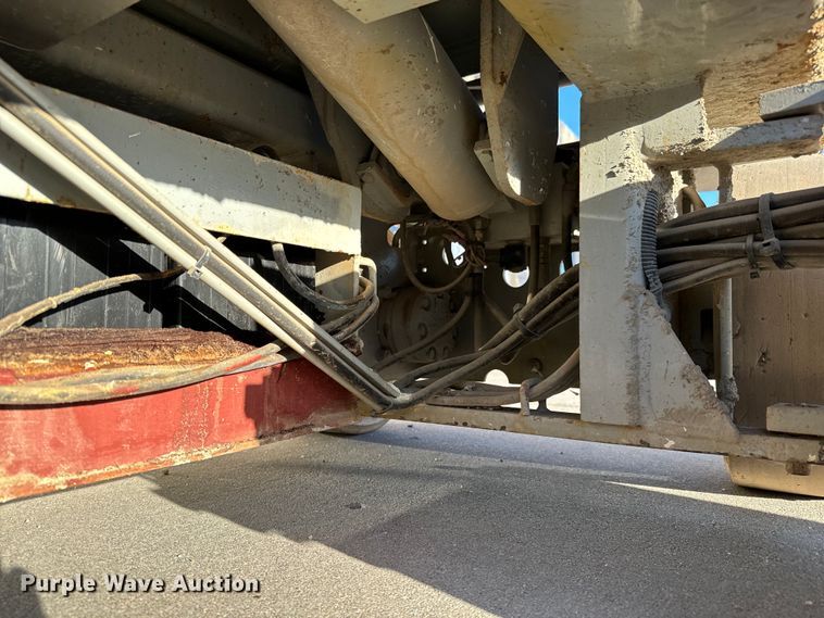 image for item NH9011 1997 SkyJack SJ3220 scissor lift