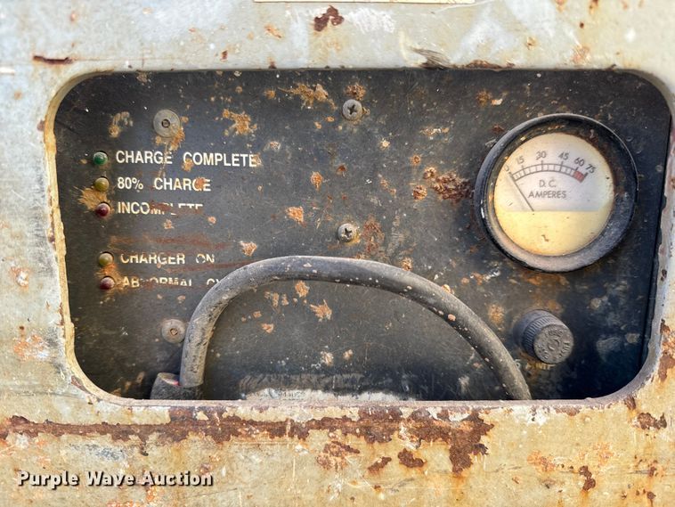 image for item NH9011 1997 SkyJack SJ3220 scissor lift