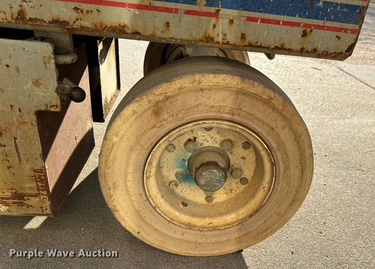 image for item NH9011 1997 SkyJack SJ3220 scissor lift