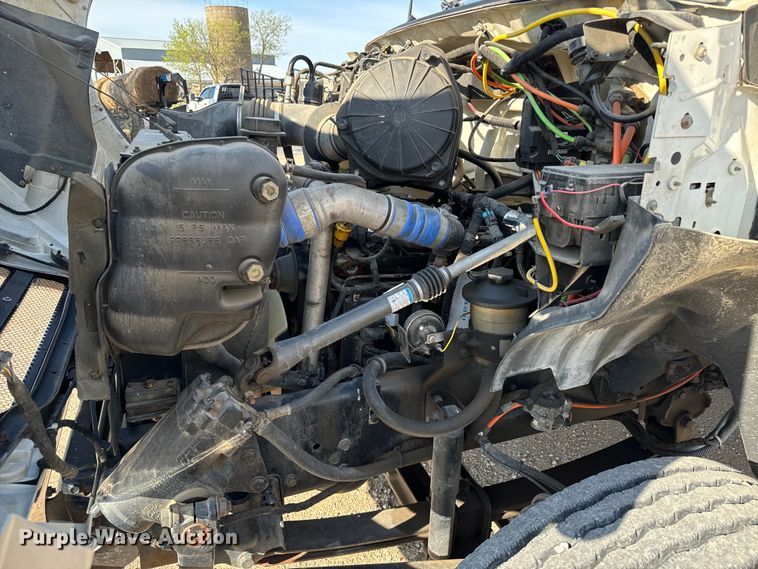 image for item NH9190 2004 Ford F750 Super Duty flatbed truck