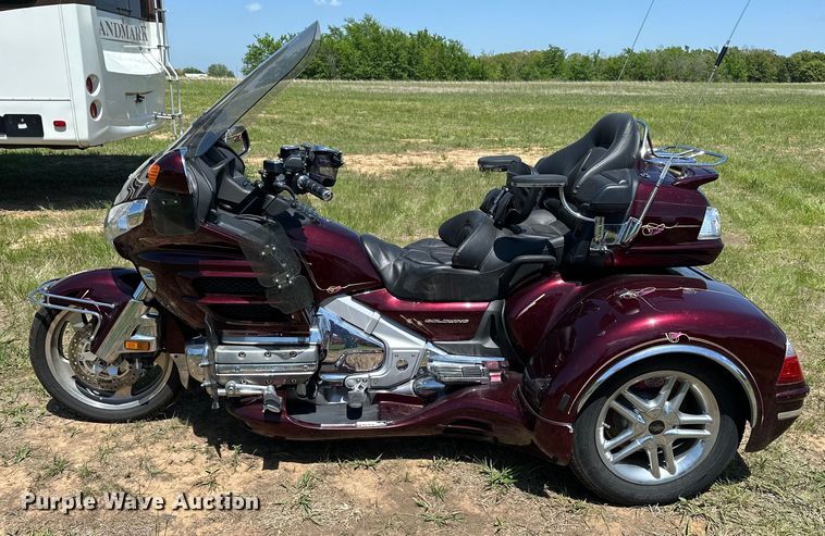 image for item NR9763 2006 Honda GL1800 Gold Wing motorcycle