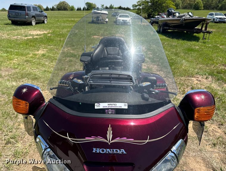 image for item NR9763 2006 Honda GL1800 Gold Wing motorcycle