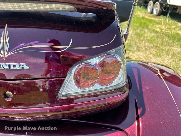 image for item NR9763 2006 Honda GL1800 Gold Wing motorcycle