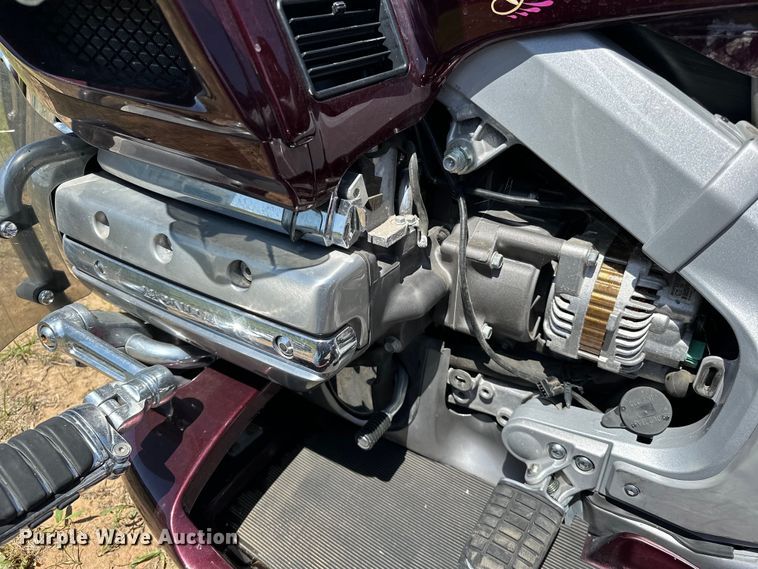 image for item NR9763 2006 Honda GL1800 Gold Wing motorcycle