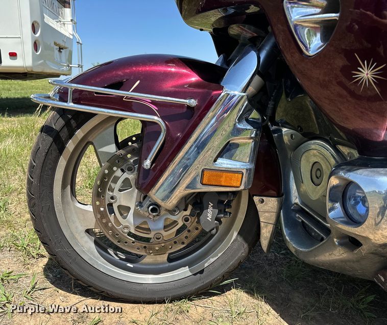 image for item NR9763 2006 Honda GL1800 Gold Wing motorcycle