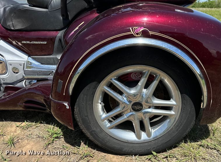 image for item NR9763 2006 Honda GL1800 Gold Wing motorcycle